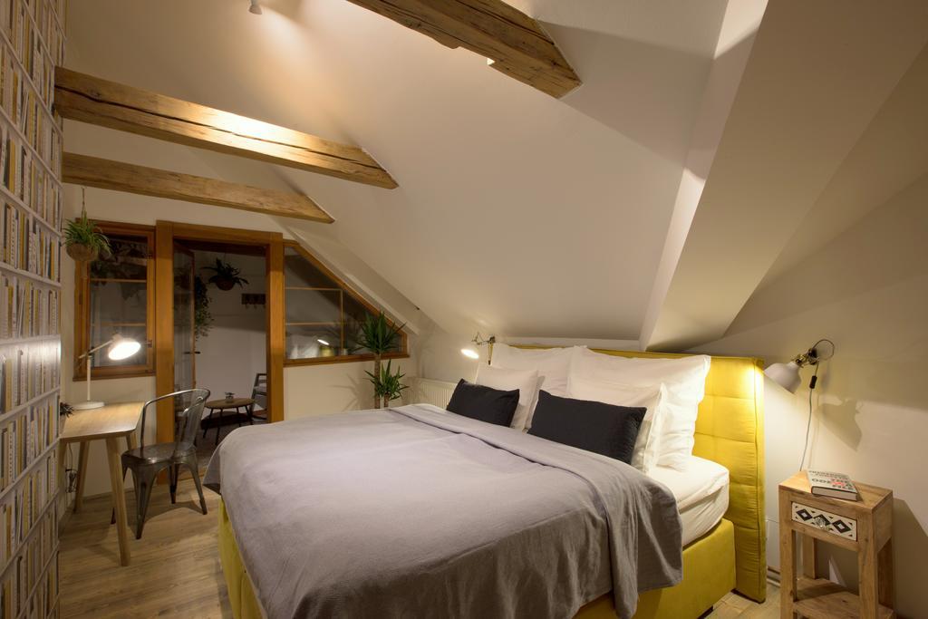 Bohemian Chic 2 Bedroom 2 Bathroom Loft With Hanging Chair Praha Exteriér fotografie