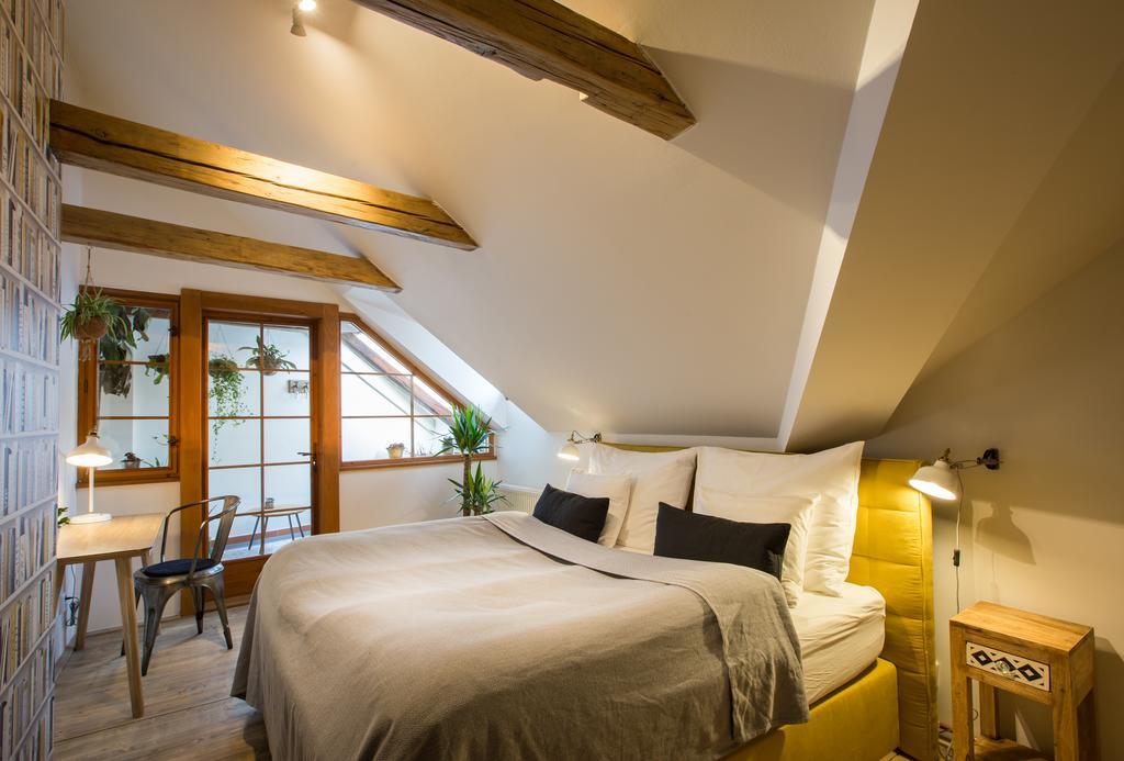 Bohemian Chic 2 Bedroom 2 Bathroom Loft With Hanging Chair Praha Exteriér fotografie