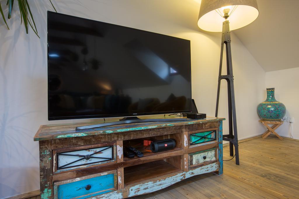 Bohemian Chic 2 Bedroom 2 Bathroom Loft With Hanging Chair Praha Exteriér fotografie